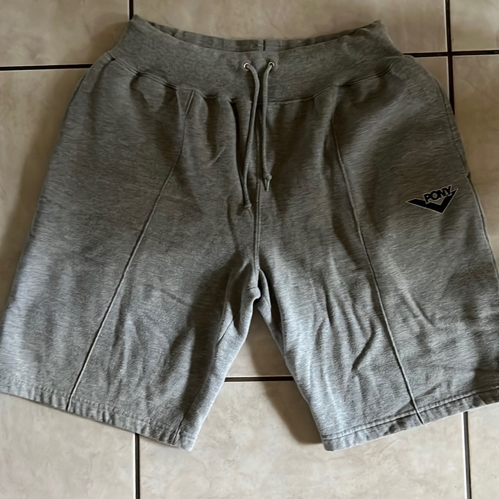 Pony sweatshorts